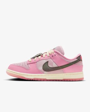 Nike Barbie dunk.